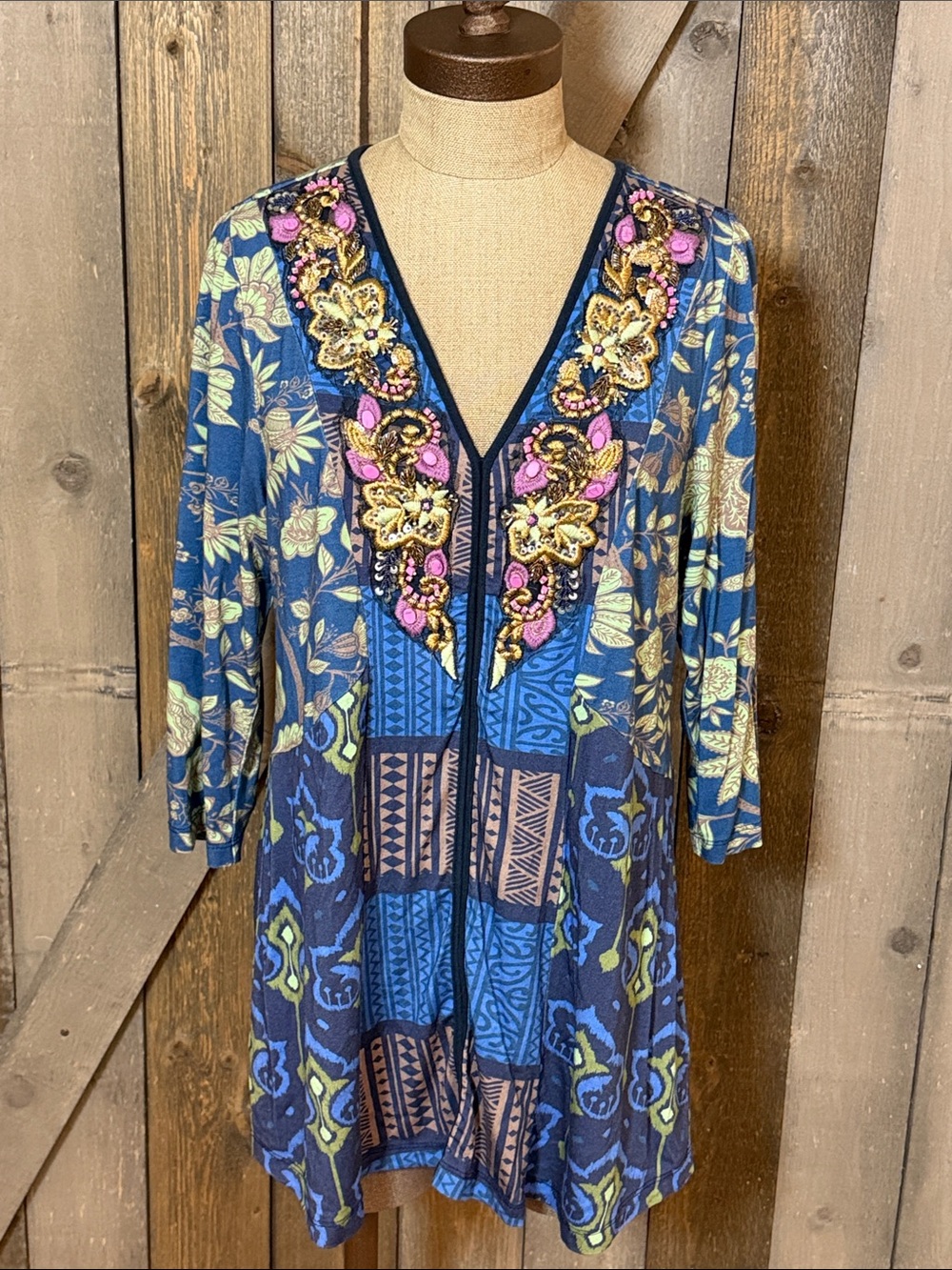 Soft Surroundings Beaded Embellished Tunic Boho Floral V Neck Artsy Medium